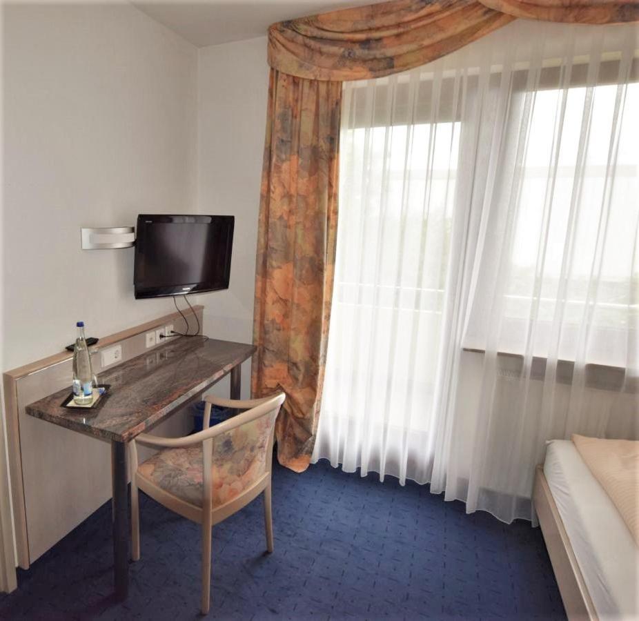 פילדרשטאט Hotel Alena - Kontaktlos Check-In מראה חיצוני תמונה